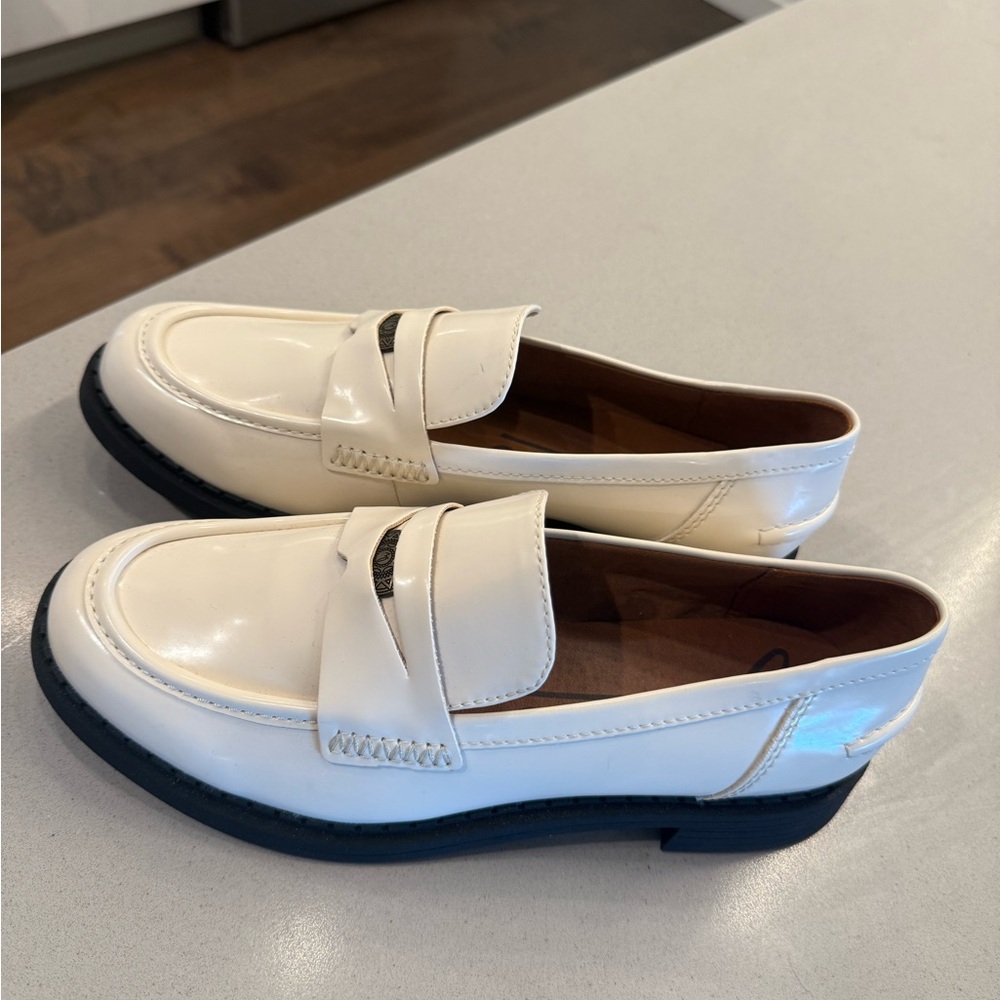 Zodiac Hunter Women’s Loafers